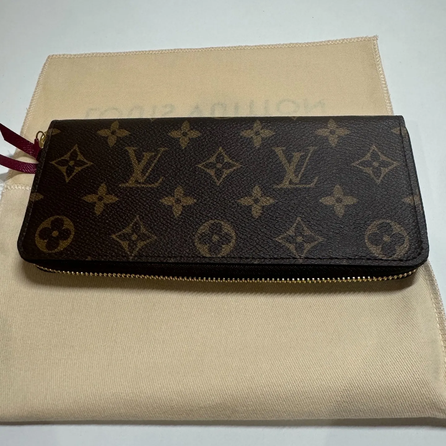 LOUIS VUITTON【ポルトフォイユ・クレマンス】をお...